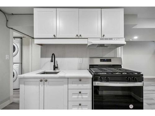 1003 Cameron Avenue Sw, Calgary, AB - Indoor Photo Showing Kitchen