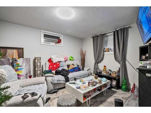 1003 Cameron Avenue Sw, Calgary, AB - Indoor