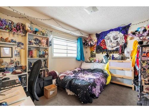 1003 Cameron Avenue Sw, Calgary, AB - Indoor Photo Showing Bedroom