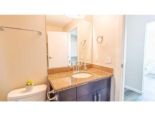 608-210 15 Avenue Se, Calgary, AB - Indoor Photo Showing Bathroom