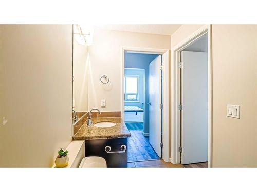 608-210 15 Avenue Se, Calgary, AB - Indoor Photo Showing Bathroom