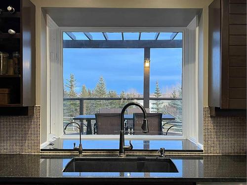 27 Calling Horse Estates, Rural Rocky View County, AB - Indoor Photo Showing Kitchen