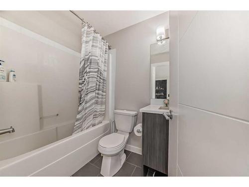 105-12 Sage Hill Terrace Nw, Calgary, AB - Indoor Photo Showing Bathroom