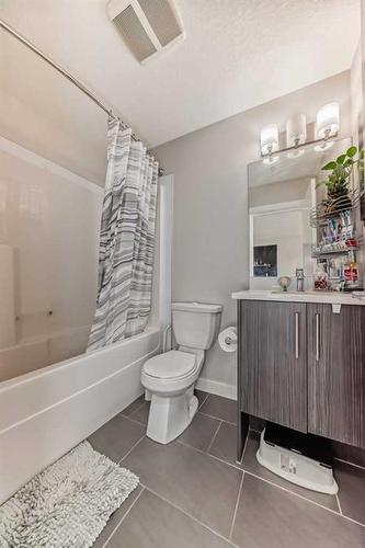 105-12 Sage Hill Terrace Nw, Calgary, AB - Indoor Photo Showing Bathroom