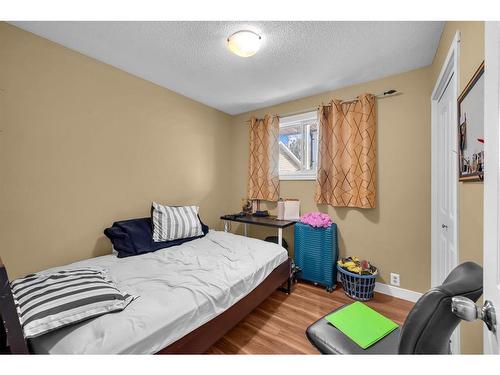 63 Whitnel Close Ne, Calgary, AB - Indoor Photo Showing Bedroom