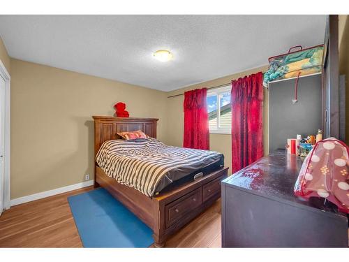 63 Whitnel Close Ne, Calgary, AB - Indoor Photo Showing Bedroom