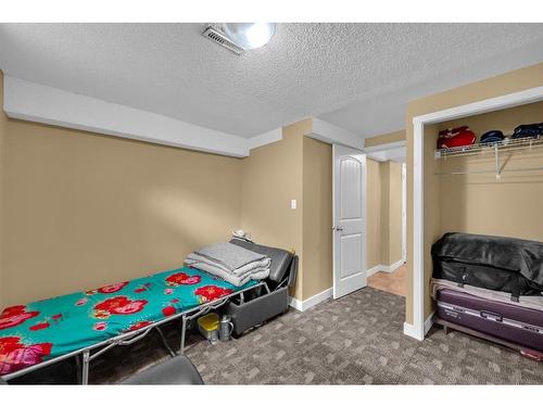 63 Whitnel Close Ne, Calgary, AB - Indoor Photo Showing Other Room