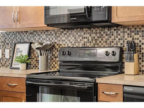 1505-1320 1 Street Se, Calgary, AB - Indoor Photo Showing Kitchen