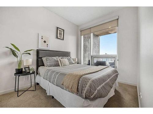 1505-1320 1 Street Se, Calgary, AB - Indoor Photo Showing Bedroom