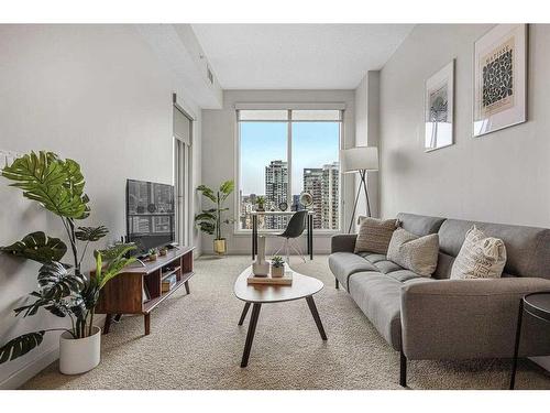 1505-1320 1 Street Se, Calgary, AB - Indoor Photo Showing Living Room