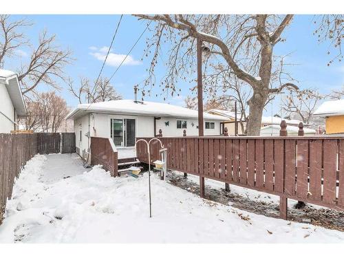 2033 Cottonwood Crescent Se, Calgary, AB - Outdoor