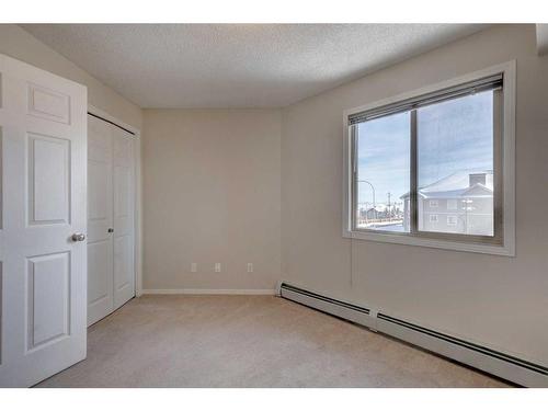 2317-8 Bridlecrest Drive Sw, Calgary, AB - Indoor Photo Showing Other Room