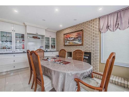 852 Shawnee Drive Sw, Calgary, AB - Indoor Photo Showing Dining Room