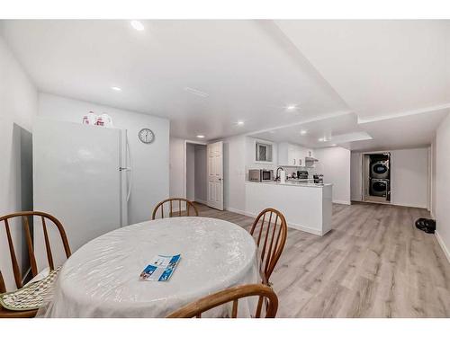 610 69 Avenue Sw, Calgary, AB - Indoor Photo Showing Dining Room