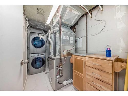 610 69 Avenue Sw, Calgary, AB - Indoor Photo Showing Laundry Room