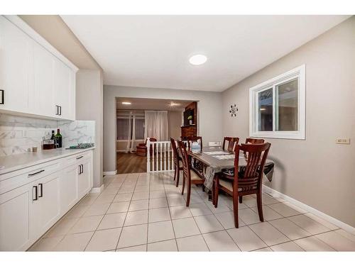 610 69 Avenue Sw, Calgary, AB - Indoor Photo Showing Dining Room