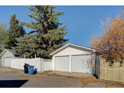 11140 Braeside Drive Sw, Calgary, AB - Outdoor