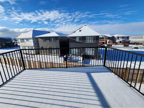 193 Lucas Place Nw, Calgary, AB - Outdoor