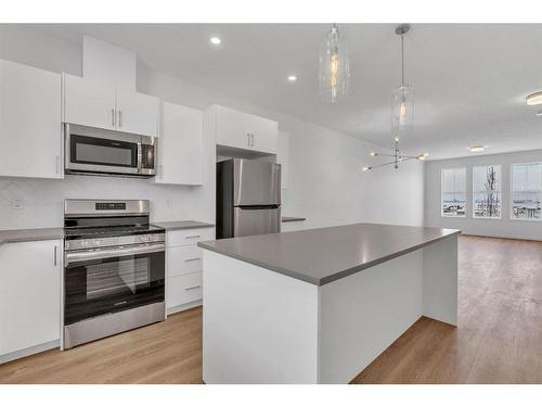 845 South Point Gate Sw, Airdrie, AB - Indoor Photo Showing Kitchen With Stainless Steel Kitchen With Upgraded Kitchen