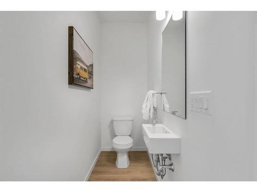 816 South Point Heath Sw, Airdrie, AB - Indoor Photo Showing Bathroom