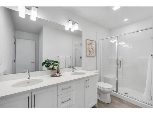 816 South Point Heath Sw, Airdrie, AB - Indoor Photo Showing Bathroom