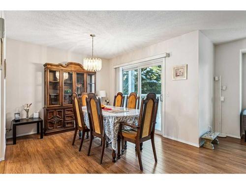 26-388 Sandarac Drive Nw, Calgary, AB - Indoor Photo Showing Dining Room