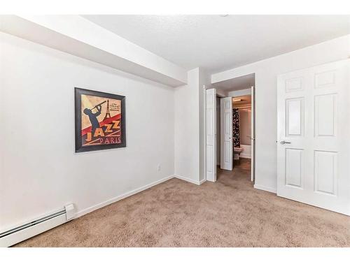 1204-279 Copperpond Common Se, Calgary, AB - Indoor Photo Showing Other Room