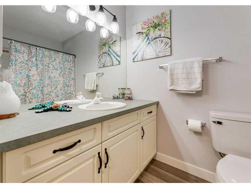 159 Valley Ridge Heights Nw, Calgary, AB - Indoor Photo Showing Bathroom