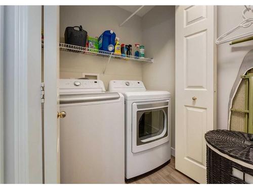 159 Valley Ridge Heights Nw, Calgary, AB - Indoor Photo Showing Laundry Room