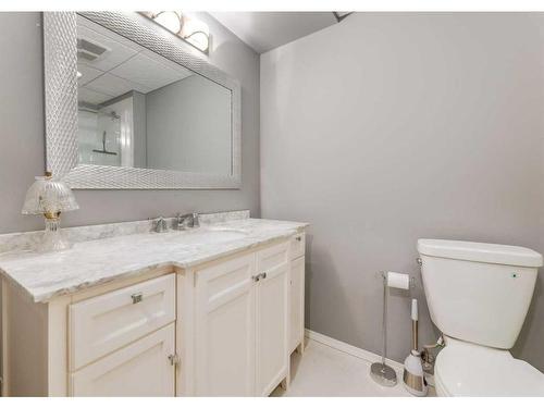 159 Valley Ridge Heights Nw, Calgary, AB - Indoor Photo Showing Bathroom