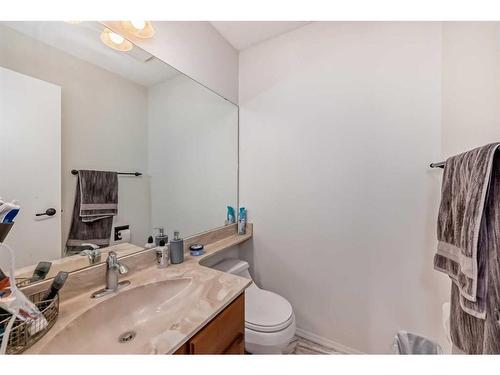 135 Carr Crescent, Okotoks, AB - Indoor Photo Showing Bathroom