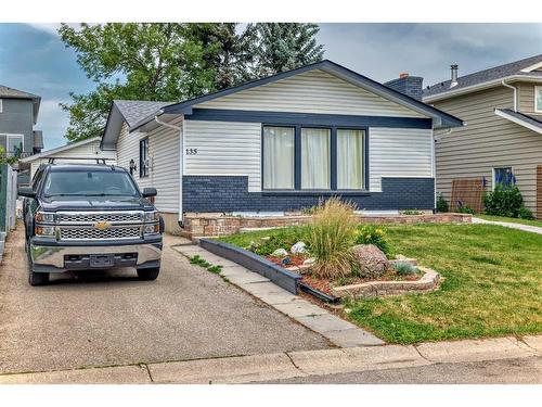 135 Carr Crescent, Okotoks, AB - Outdoor