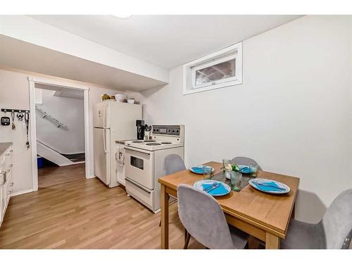 135 Carr Crescent, Okotoks, AB - Indoor Photo Showing Kitchen