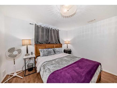 135 Carr Crescent, Okotoks, AB - Indoor Photo Showing Bedroom