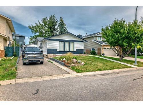 135 Carr Crescent, Okotoks, AB - Outdoor