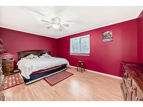 15 Carmel Close Ne, Calgary, AB - Indoor Photo Showing Bedroom