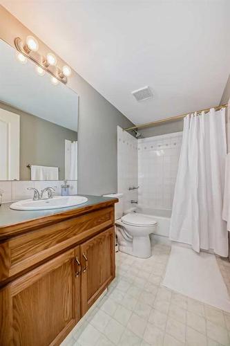 15 Carmel Close Ne, Calgary, AB - Indoor Photo Showing Bathroom