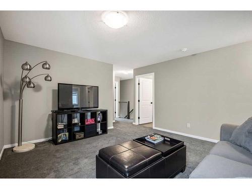 169 Yorkville Boulevard Sw, Calgary, AB - Indoor Photo Showing Living Room