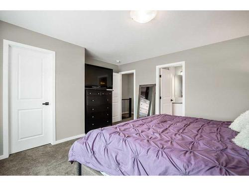 169 Yorkville Boulevard Sw, Calgary, AB - Indoor Photo Showing Bedroom