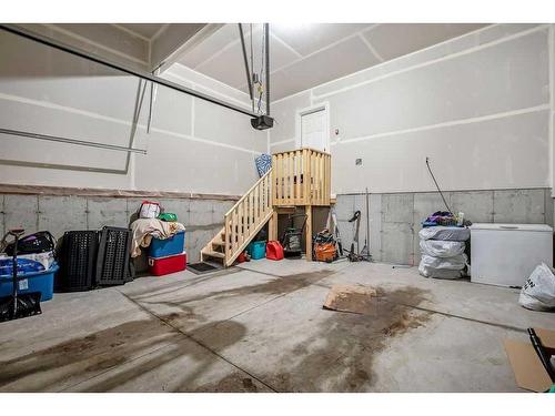 169 Yorkville Boulevard Sw, Calgary, AB - Indoor Photo Showing Garage