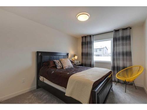 2441 29 Avenue Sw, Calgary, AB - Indoor Photo Showing Bedroom