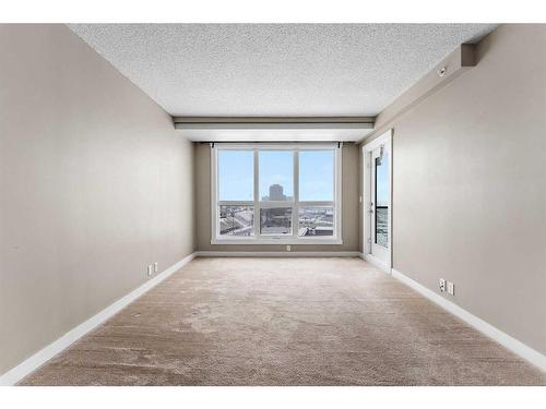 906-8880 Horton Road Sw, Calgary, AB - Indoor Photo Showing Other Room