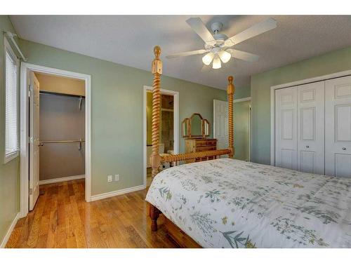 7975 Wentworth Drive Sw, Calgary, AB - Indoor Photo Showing Bedroom