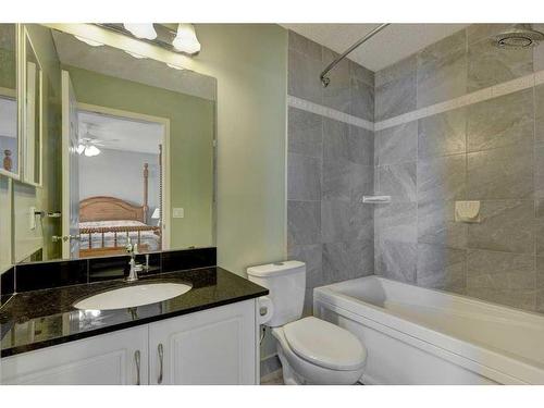 7975 Wentworth Drive Sw, Calgary, AB - Indoor Photo Showing Bathroom