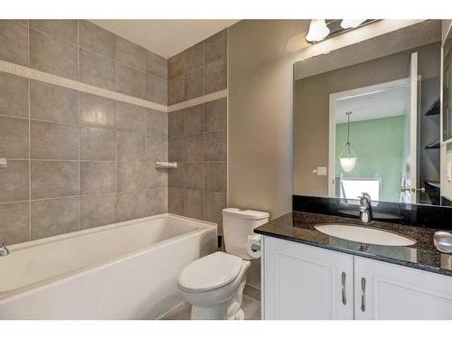 7975 Wentworth Drive Sw, Calgary, AB - Indoor Photo Showing Bathroom