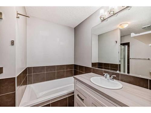 59 Nolanlake View Nw, Calgary, AB - Indoor Photo Showing Bathroom