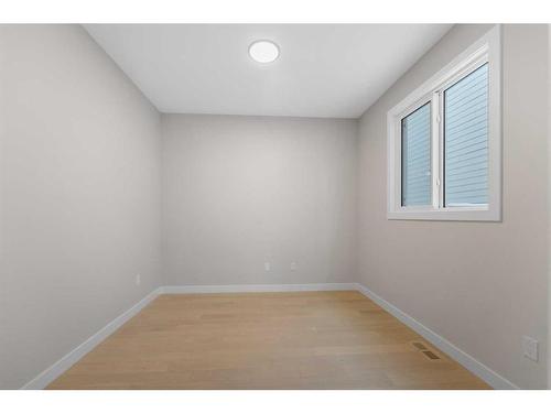 15 South Shore Road, Chestermere, AB - Indoor Photo Showing Other Room