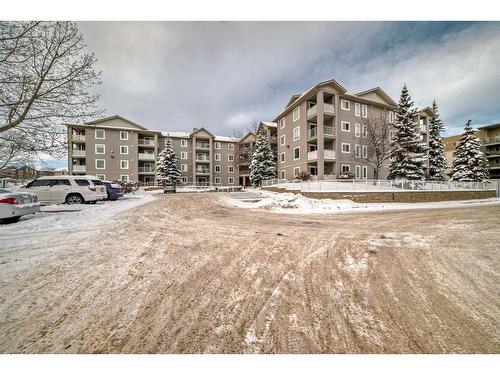 5208-604 8 Street Sw, Airdrie, AB - Outdoor With Balcony With Facade