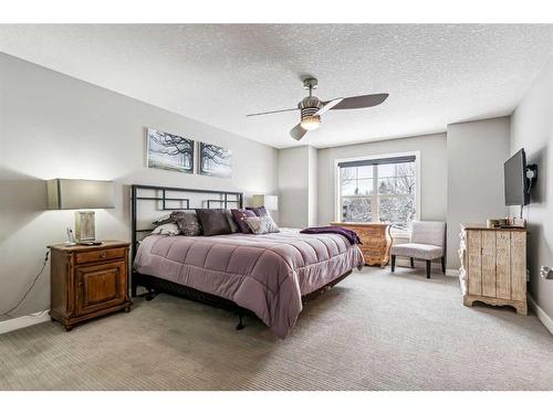 3441 Kerry Park Road Sw, Calgary, AB - Indoor Photo Showing Bedroom