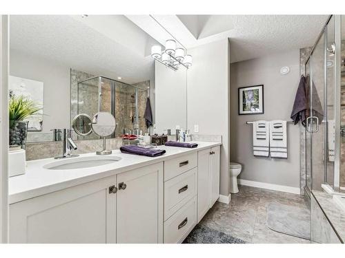 3441 Kerry Park Road Sw, Calgary, AB - Indoor Photo Showing Bathroom